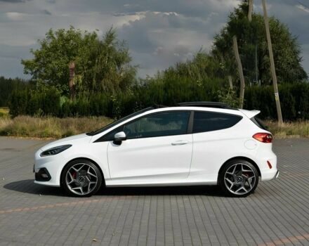 Белый Форд Фиеста, объемом двигателя 1.5 л и пробегом 41 тыс. км за 6000 $, фото 2 на Automoto.ua