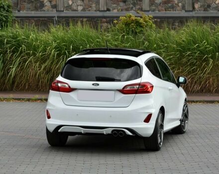 Белый Форд Фиеста, объемом двигателя 1.5 л и пробегом 47 тыс. км за 6000 $, фото 3 на Automoto.ua