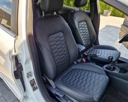 Белый Форд Фиеста, объемом двигателя 1 л и пробегом 30 тыс. км за 1550 $, фото 7 на Automoto.ua