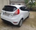 Білий Форд Фієста, об'ємом двигуна 1.5 л та пробігом 180 тис. км за 7500 $, фото 5 на Automoto.ua