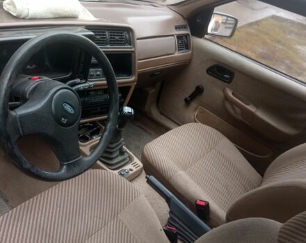 Белый Форд Фиеста, объемом двигателя 0 л и пробегом 190 тыс. км за 1439 $, фото 3 на Automoto.ua