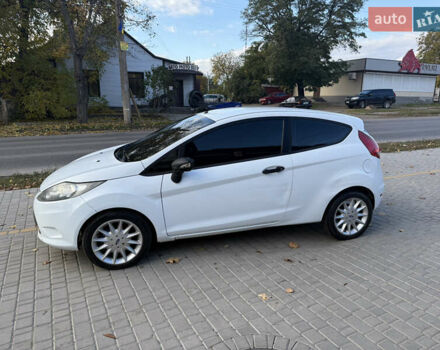 Белый Форд Фиеста, объемом двигателя 1.4 л и пробегом 227 тыс. км за 4800 $, фото 4 на Automoto.ua