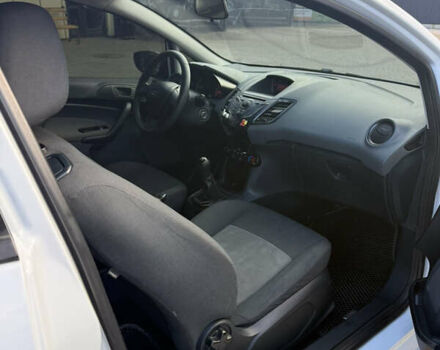 Белый Форд Фиеста, объемом двигателя 1.4 л и пробегом 227 тыс. км за 4800 $, фото 9 на Automoto.ua