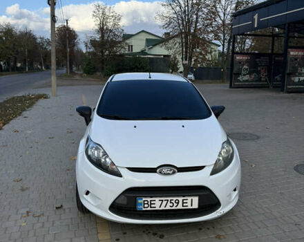 Белый Форд Фиеста, объемом двигателя 1.4 л и пробегом 227 тыс. км за 4800 $, фото 2 на Automoto.ua