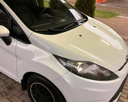 Белый Форд Фиеста, объемом двигателя 1.39 л и пробегом 199 тыс. км за 6500 $, фото 1 на Automoto.ua