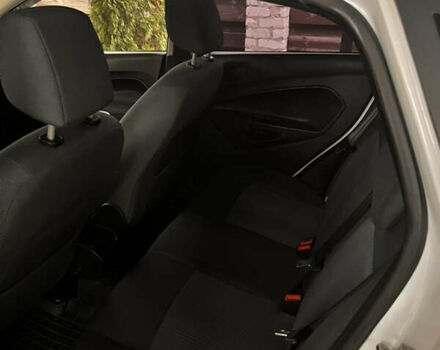 Белый Форд Фиеста, объемом двигателя 1.39 л и пробегом 199 тыс. км за 6500 $, фото 16 на Automoto.ua