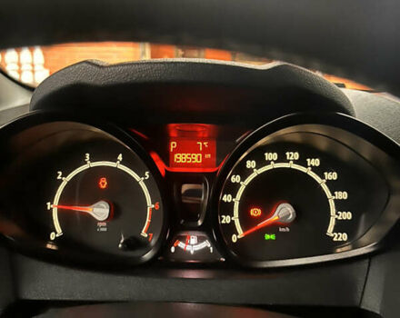 Белый Форд Фиеста, объемом двигателя 1.39 л и пробегом 199 тыс. км за 6500 $, фото 13 на Automoto.ua