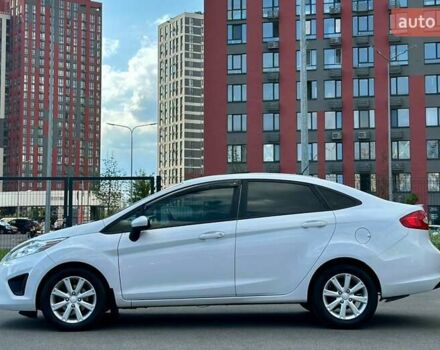 Білий Форд Фієста, об'ємом двигуна 1.6 л та пробігом 304 тис. км за 6900 $, фото 6 на Automoto.ua