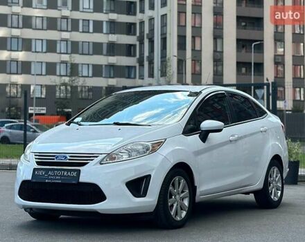 Білий Форд Фієста, об'ємом двигуна 1.6 л та пробігом 304 тис. км за 6900 $, фото 5 на Automoto.ua