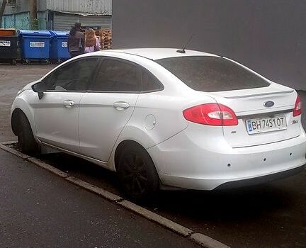 Белый Форд Фиеста, объемом двигателя 1.6 л и пробегом 199 тыс. км за 5749 $, фото 2 на Automoto.ua