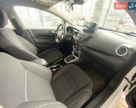 Белый Форд Фиеста, объемом двигателя 1.6 л и пробегом 152 тыс. км за 6800 $, фото 6 на Automoto.ua