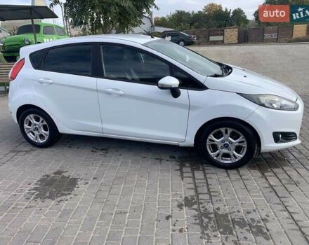 Белый Форд Фиеста, объемом двигателя 1 л и пробегом 139 тыс. км за 6200 $, фото 3 на Automoto.ua