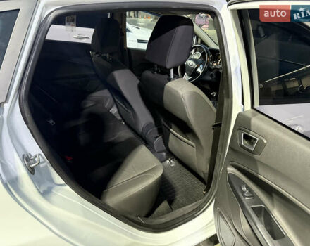 Білий Форд Фієста, об'ємом двигуна 1 л та пробігом 123 тис. км за 6100 $, фото 7 на Automoto.ua