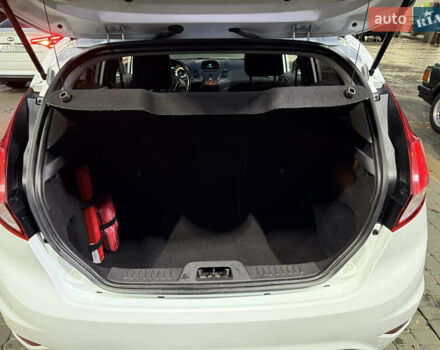 Білий Форд Фієста, об'ємом двигуна 1 л та пробігом 123 тис. км за 6100 $, фото 8 на Automoto.ua