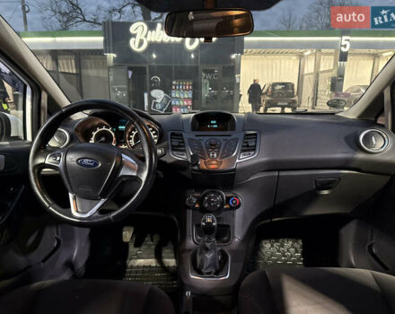 Білий Форд Фієста, об'ємом двигуна 1 л та пробігом 123 тис. км за 6100 $, фото 9 на Automoto.ua
