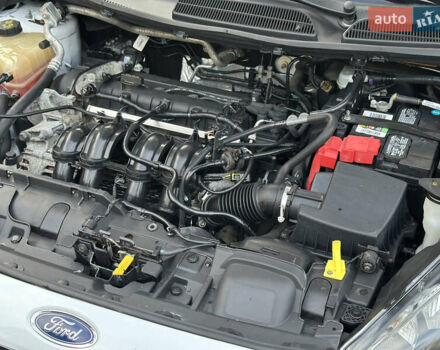 Белый Форд Фиеста, объемом двигателя 1.6 л и пробегом 177 тыс. км за 7500 $, фото 21 на Automoto.ua