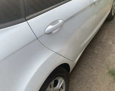 Білий Форд Фієста, об'ємом двигуна 1.6 л та пробігом 250 тис. км за 6750 $, фото 3 на Automoto.ua