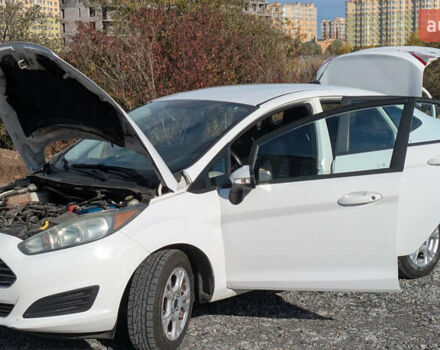 Форд Фиеста 2015 в Софіївська Борщагівка на Automoto.ua Белый Форд Фиеста, объемом двигателя 1.6 л и пробегом 162 тыс. км за 8000 $, фото 4 на Automoto.ua