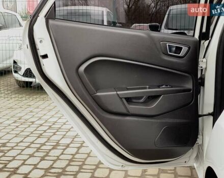 Білий Форд Фієста, об'ємом двигуна 1.6 л та пробігом 169 тис. км за 7555 $, фото 25 на Automoto.ua