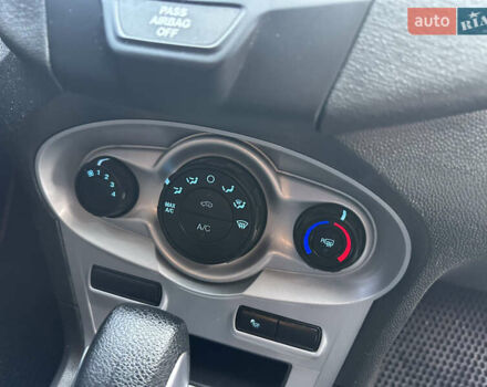 Белый Форд Фиеста, объемом двигателя 1.6 л и пробегом 177 тыс. км за 7500 $, фото 18 на Automoto.ua