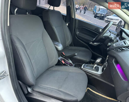 Белый Форд Фиеста, объемом двигателя 1.6 л и пробегом 177 тыс. км за 7500 $, фото 17 на Automoto.ua