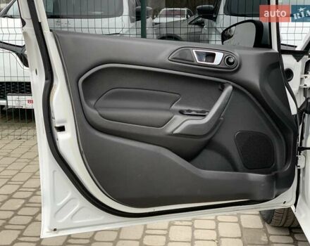 Білий Форд Фієста, об'ємом двигуна 1.6 л та пробігом 169 тис. км за 7555 $, фото 22 на Automoto.ua