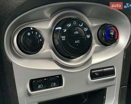 Білий Форд Фієста, об'ємом двигуна 1.6 л та пробігом 169 тис. км за 7555 $, фото 46 на Automoto.ua