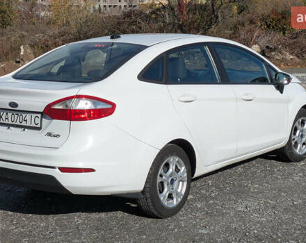 Форд Фиеста 2015 в Софіївська Борщагівка на Automoto.ua Белый Форд Фиеста, объемом двигателя 1.6 л и пробегом 162 тыс. км за 8000 $, фото 2 на Automoto.ua