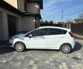 Білий Форд Фієста, об'ємом двигуна 1 л та пробігом 130 тис. км за 7700 $, фото 1 на Automoto.ua