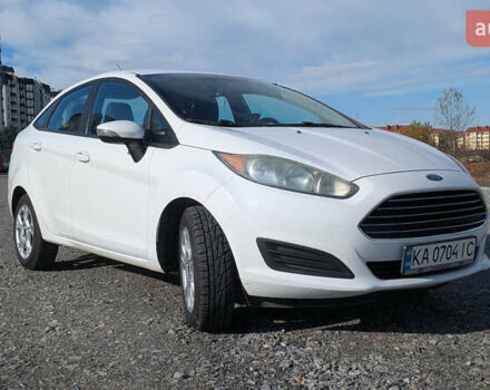 Форд Фиеста 2015 в Софіївська Борщагівка на Automoto.ua Белый Форд Фиеста, объемом двигателя 1.6 л и пробегом 162 тыс. км за 8000 $, фото 1 на Automoto.ua