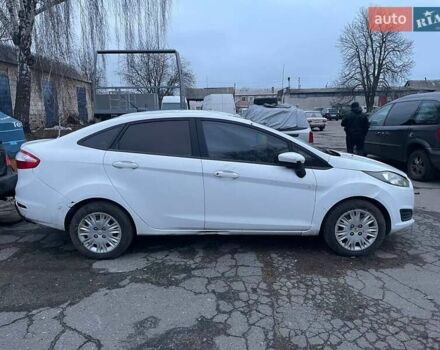 Белый Форд Фиеста, объемом двигателя 1.6 л и пробегом 235 тыс. км за 2999 $, фото 6 на Automoto.ua