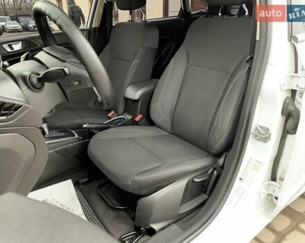 Білий Форд Фієста, об'ємом двигуна 1.6 л та пробігом 169 тис. км за 7555 $, фото 24 на Automoto.ua