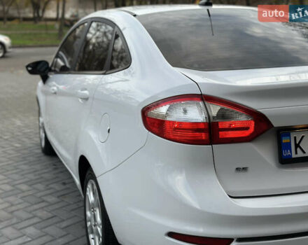 Белый Форд Фиеста, объемом двигателя 1.6 л и пробегом 177 тыс. км за 7500 $, фото 12 на Automoto.ua