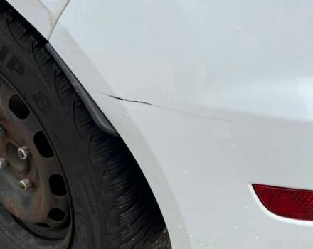 Белый Форд Фиеста, объемом двигателя 1 л и пробегом 97 тыс. км за 8400 $, фото 21 на Automoto.ua