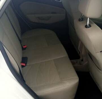 Білий Форд Фієста, об'ємом двигуна 1.6 л та пробігом 140 тис. км за 8000 $, фото 20 на Automoto.ua