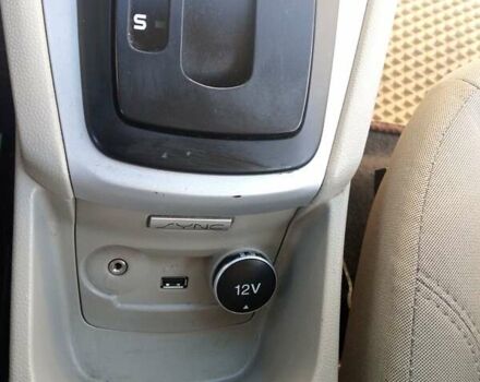 Білий Форд Фієста, об'ємом двигуна 1.6 л та пробігом 140 тис. км за 8000 $, фото 17 на Automoto.ua