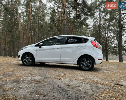 Білий Форд Фієста, об'ємом двигуна 1 л та пробігом 70 тис. км за 8000 $, фото 6 на Automoto.ua