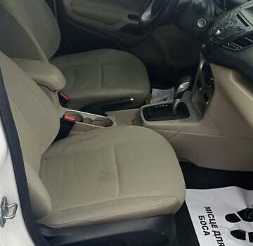 Білий Форд Фієста, об'ємом двигуна 1.6 л та пробігом 140 тис. км за 8000 $, фото 19 на Automoto.ua