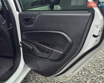 Белый Форд Фиеста, объемом двигателя 1.6 л и пробегом 114 тыс. км за 6999 $, фото 23 на Automoto.ua