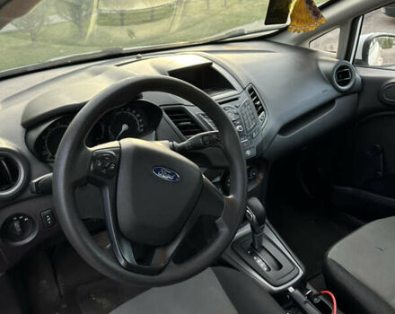 Білий Форд Фієста, об'ємом двигуна 1.6 л та пробігом 165 тис. км за 7400 $, фото 10 на Automoto.ua