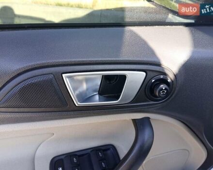 Білий Форд Фієста, об'ємом двигуна 1.6 л та пробігом 140 тис. км за 8000 $, фото 10 на Automoto.ua