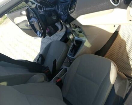 Білий Форд Фієста, об'ємом двигуна 1.6 л та пробігом 140 тис. км за 8000 $, фото 9 на Automoto.ua