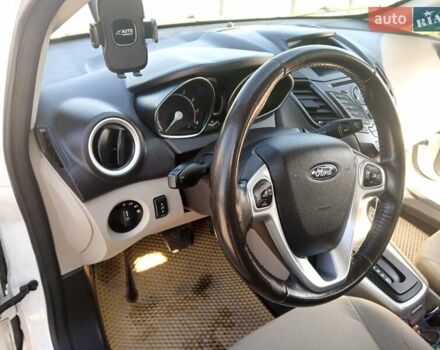 Білий Форд Фієста, об'ємом двигуна 1.6 л та пробігом 140 тис. км за 8000 $, фото 16 на Automoto.ua