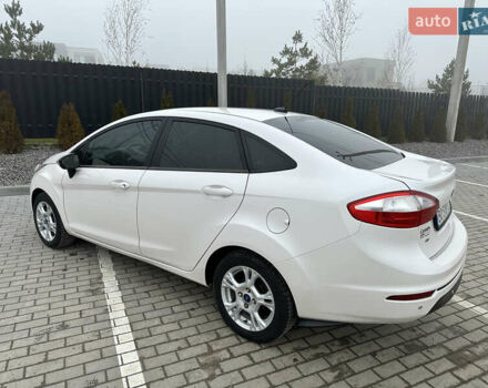 Белый Форд Фиеста, объемом двигателя 1.6 л и пробегом 160 тыс. км за 8000 $, фото 7 на Automoto.ua