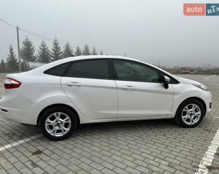 Белый Форд Фиеста, объемом двигателя 1.6 л и пробегом 160 тыс. км за 8000 $, фото 4 на Automoto.ua