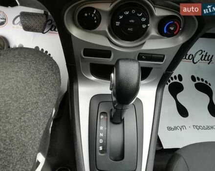 Білий Форд Фієста, об'ємом двигуна 1.6 л та пробігом 102 тис. км за 8600 $, фото 7 на Automoto.ua