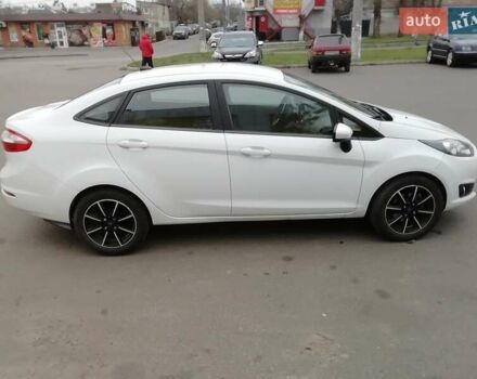 Білий Форд Фієста, об'ємом двигуна 1.6 л та пробігом 102 тис. км за 8600 $, фото 1 на Automoto.ua