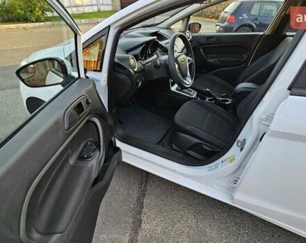 Белый Форд Фиеста, объемом двигателя 1.6 л и пробегом 143 тыс. км за 7300 $, фото 7 на Automoto.ua