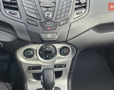 Белый Форд Фиеста, объемом двигателя 1.6 л и пробегом 143 тыс. км за 7300 $, фото 3 на Automoto.ua