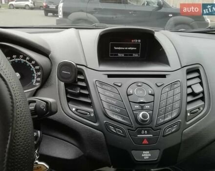Білий Форд Фієста, об'ємом двигуна 1.6 л та пробігом 102 тис. км за 8600 $, фото 10 на Automoto.ua
